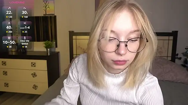 Snapshot of ShanelTunon chatting on November 14, 8:01 pm ShanelTunon online show from November 14, 8:01 pm