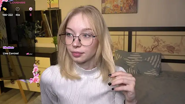 Snapshot of ShanelTunon chatting on November 20, 9:15 pm ShanelTunon online show from November 20, 9:15 pm