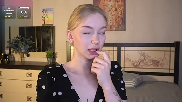 Snapshot of ShanelTunon chatting on November 19, 8:09 pm ShanelTunon online show from November 19, 8:09 pm