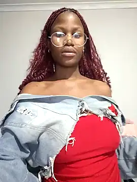 Snapshot of XBarbieDoll8 chatting on October 31, 5:53 pm XBarbieDoll8 online show from October 31, 5:53 pm