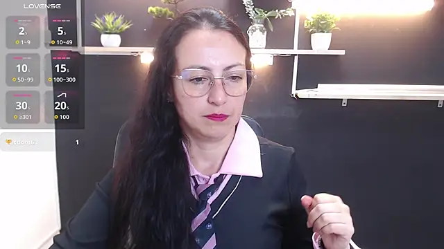 Lauryn Jones online show from April 16, 7:03 pm