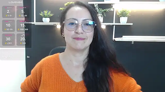 Lauryn Jones online show from April 15, 5:28 pm