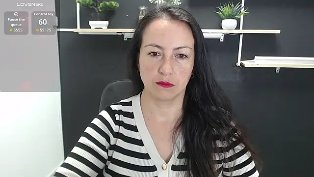 Snapshot of Lauryn_Jones chatting on June 11, 6:38 pm Lauryn Jones online show from June 11, 6:38 pm