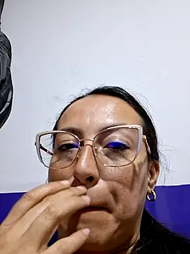 Snapshot of Lauryn_Jones chatting on July 5, 2:16 am Lauryn Jones online show from July 5, 2:16 am