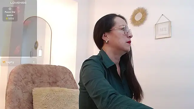 Lauryn Jones online show from March 14, 4:13 pm