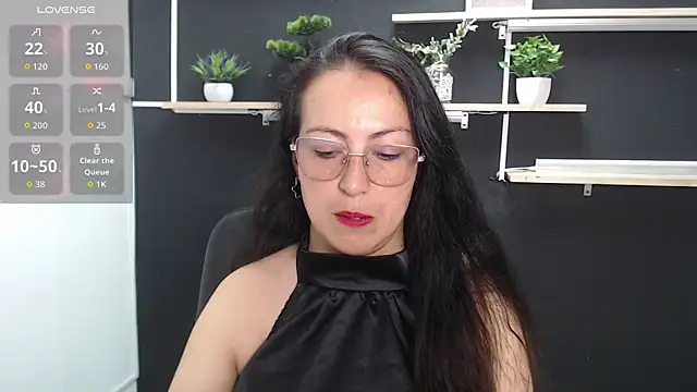 Lauryn Jones online show from April 24, 6:21 pm