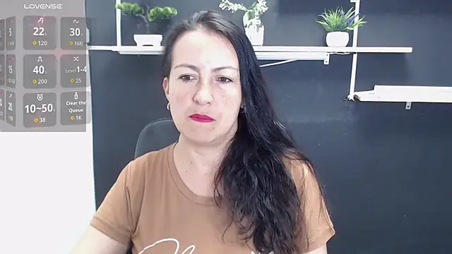 Snapshot of Lauryn_Jones chatting on June 9, 7:15 pm Lauryn Jones online show from June 9, 7:15 pm