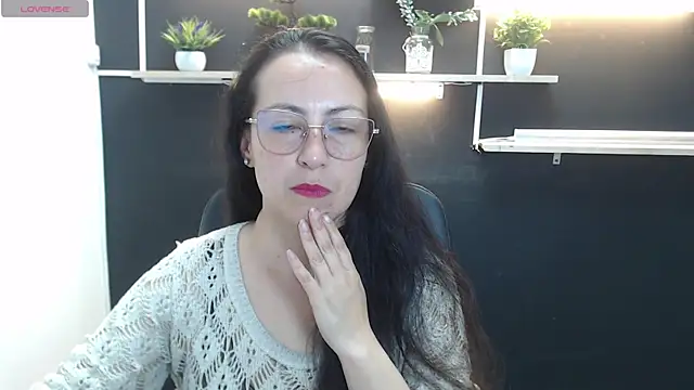 Lauryn Jones online show from April 14, 7:19 pm