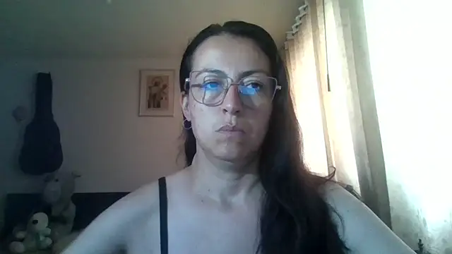 Lauryn Jones online show from April 4, 5:08 pm