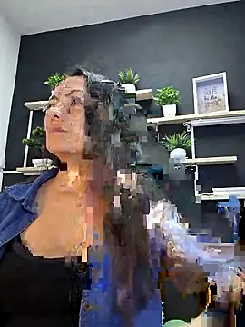 Lauryn Jones online show from May 25, 4:49 pm