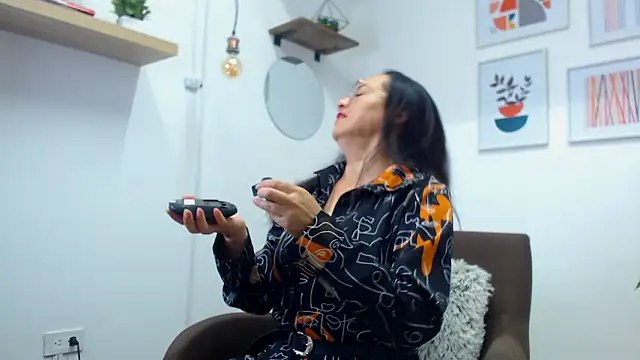 Lauryn Jones online show from February 20, 7:16 pm