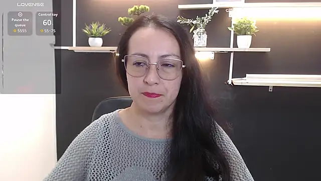 Lauryn Jones online show from April 21, 4:57 pm