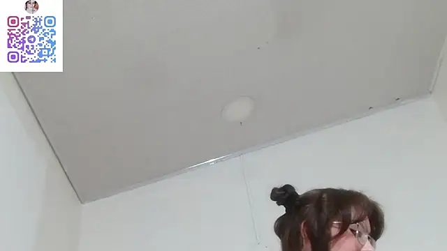 Snapshot of Victoria_Founta1n chatting on November 22, 9:57 pm Victoria Founta1n online show from November 22, 9:57 pm