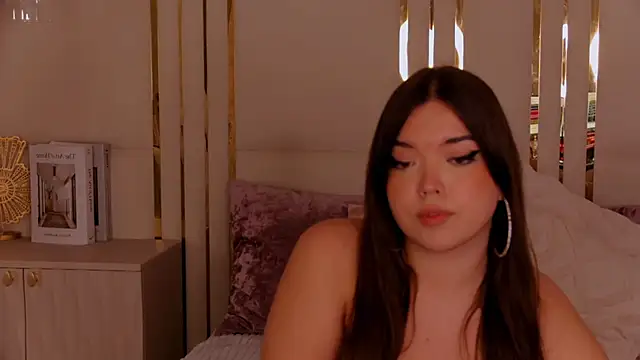 NaomiAster online show from February 6, 1:07 pm