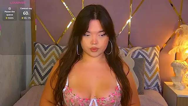 Snapshot of NaomiAster chatting on November 14, 6:17 am NaomiAster online show from November 14, 6:17 am