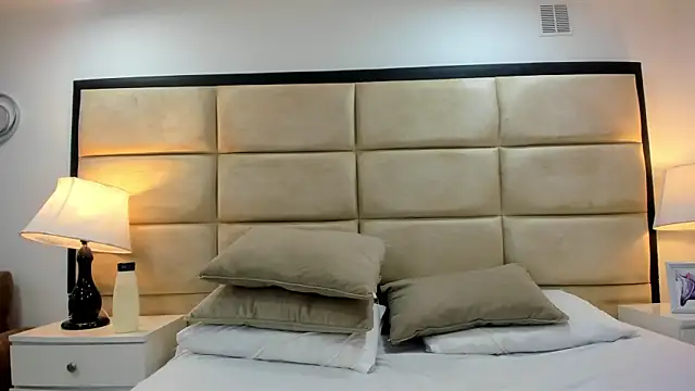 Snapshot of BriannaRivera chatting on February 9, 12:36 pm BriannaRivera online show from February 9, 12:36 pm