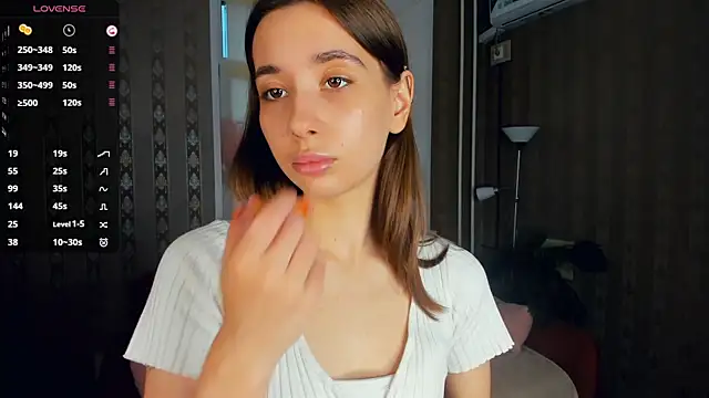 JacalynSchreiber online show from December 19, 12:40 pm