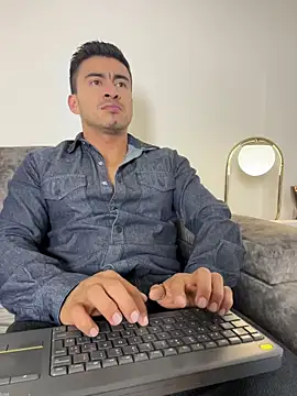 Chris Clarck online show from November 29, 7:36 pm