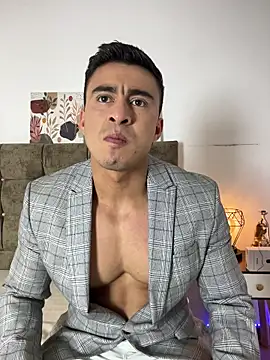 Chris Clarck online show from December 19, 8:11 pm