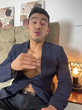 Chris Clarck online show from November 28, 8:20 pm