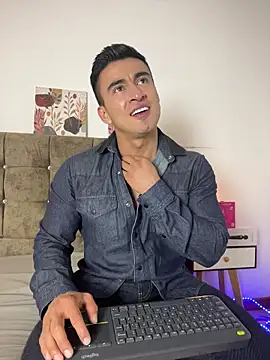 Chris Clarck online show from January 8, 8:48 pm