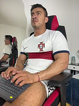 Chris Clarck online show from November 17, 8:02 pm