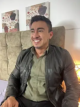 Chris Clarck online show from November 18, 7:28 pm