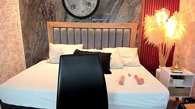 Snapshot of Valery_Shadey chatting on December 15, 8:03 pm Valery Shadey online show from December 15, 8:03 pm