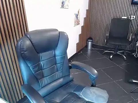 Snapshot of desk_desire chatting on November 6, 11:03 am desk desire online show from November 6, 11:03 am