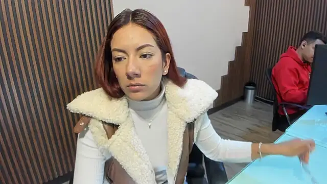 Snapshot of desk_desire chatting on January 6, 11:36 am desk desire online show from January 6, 11:36 am