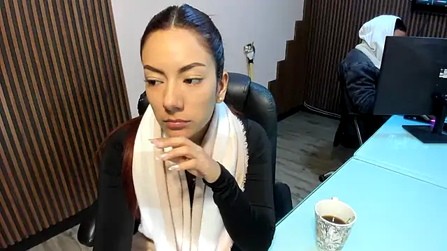 Snapshot of desk_desire chatting on January 8, 12:33 pm desk desire online show from January 8, 12:33 pm