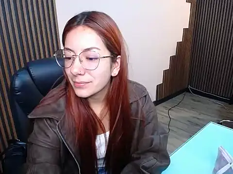 Snapshot of desk_desire chatting on December 1, 11:33 am desk desire online show from December 1, 11:33 am