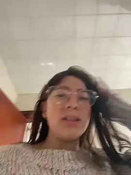 Snapshot of Engel_fiiree chatting on November 1, 12:10 pm Engel fiiree online show from November 1, 12:10 pm