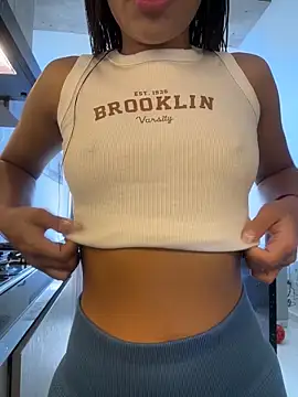 Brunettecollins05 online show from April 19, 2:51 pm