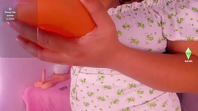 alanaa gomezz online show from January 12, 8:04 pm