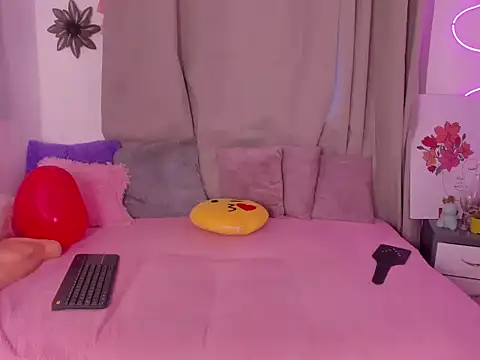 alanaa gomezz online show from February 17, 7:55 pm