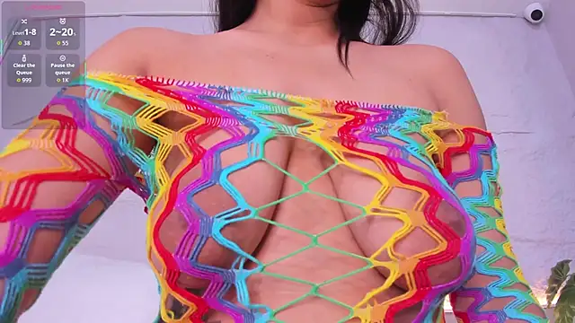 Violettaevans  online show from December 1, 7:59 pm