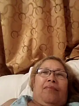 Snapshot of Cessi50 chatting on November 29, 2:44 am Cessi50 online show from November 29, 2:44 am