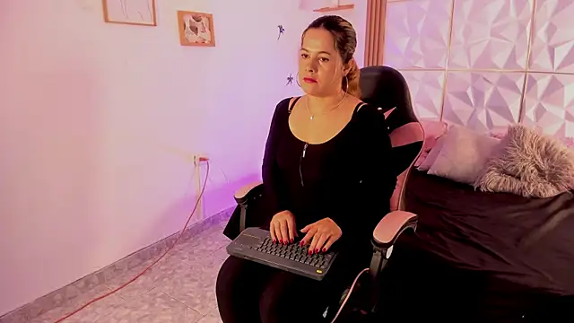 Dulce Ferrer18 online show from March 30, 3:35 pm