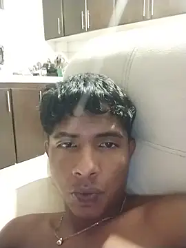 Snapshot of Mack_tom chatting on June 16, 5:51 am Mack tom online show from June 16, 5:51 am