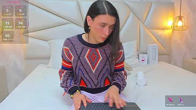 Snapshot of laurettedela_rouse chatting on November 1, 12:21 pm laurettedela rouse online show from November 1, 12:21 pm