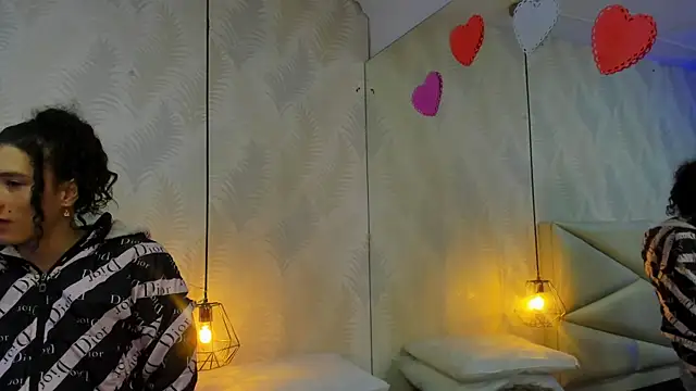 laurettedela rouse online show from December 17, 10:31 am