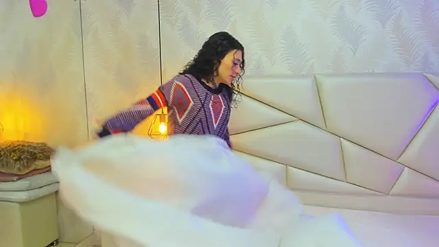 laurettedela rouse online show from December 2, 11:01 am