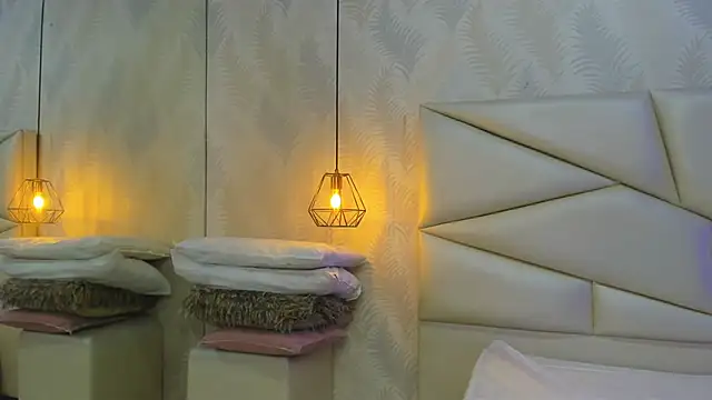 laurettedela rouse online show from December 5, 10:03 am