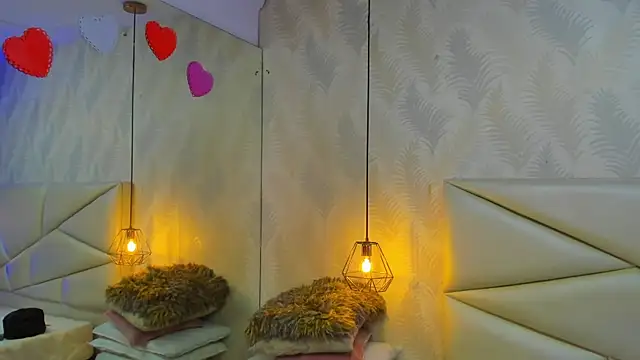 laurettedela rouse online show from November 29, 11:32 am