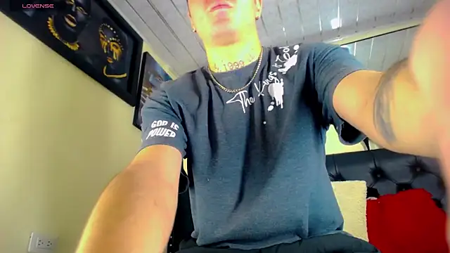 Snapshot of Sebastian_Loaiza chatting on November 7, 5:39 pm Sebastian Loaiza online show from November 7, 5:39 pm