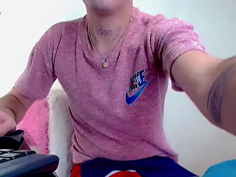 Snapshot of Sebastian_Loaiza chatting on November 29, 5:13 pm Sebastian Loaiza online show from November 29, 5:13 pm