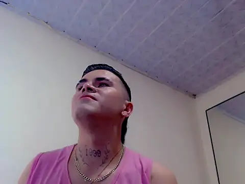 Snapshot of Sebastian_Loaiza chatting on December 2, 5:03 pm Sebastian Loaiza online show from December 2, 5:03 pm