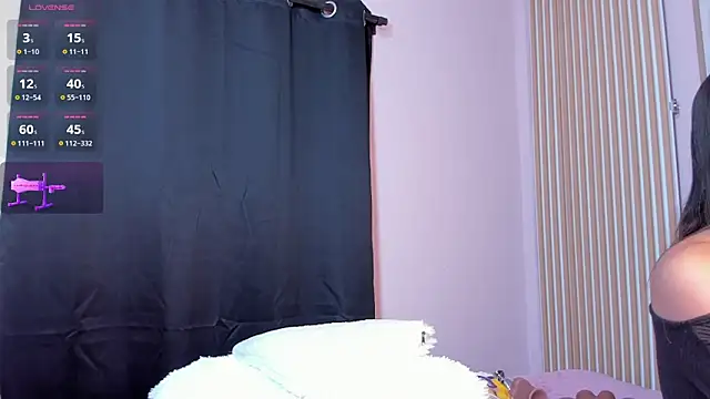 Snapshot of Alismith2 chatting on November 5, 11:30 pm Alismith2 online show from November 5, 11:30 pm