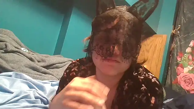 Snapshot of Buttercup2001 chatting on November 1, 3:46 am Buttercup2001 online show from November 1, 3:46 am